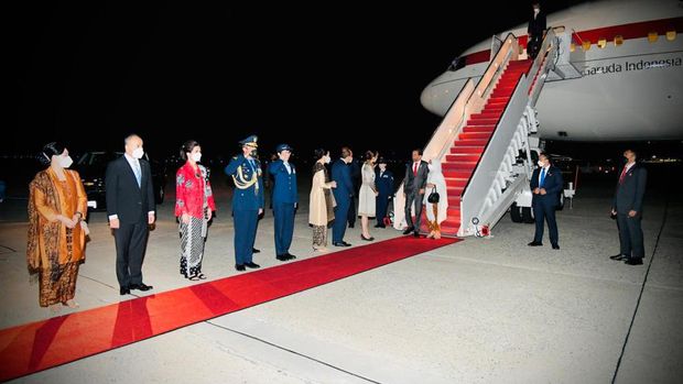 Presiden Joko Widodo dan Ibu Iriana Joko Widodo beserta rombongan tiba di Pangkalan Militer Andrews, Washington DC, Amerika Serikat