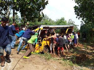 Video Kereta Kelinci Sarat Penumpang Terguling di Boyolali, Ibu-Anak Tewas