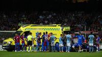 Momen Ronald Araujo Beknya Barca Keluar Lapangan dengan Ambulans