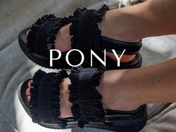 Masih Ada THR? Intip Rekomendasi 7 Model Sepatu Sandal yang Lagi Tren