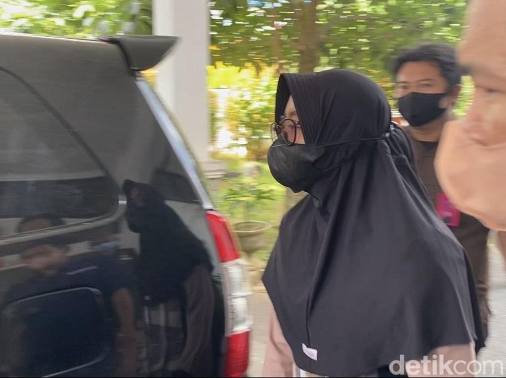 Geger Pasutri Anggota Polres Blora Terjerat Kasus Korupsi Rp 3 M Geger Pasutri Anggota Polres Blora Terjerat Kasus Korupsi Rp 3 M