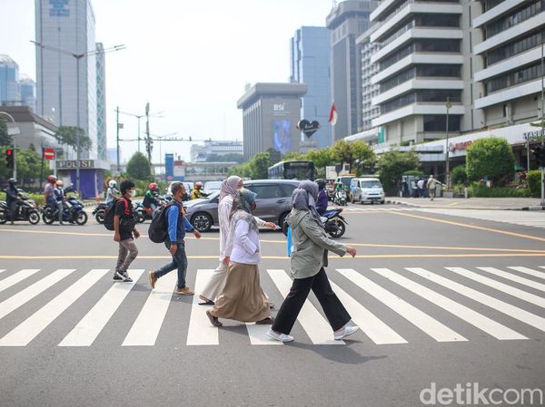 Gambaran Teriknya Jakarta Saat Fenomena Cuaca Panas