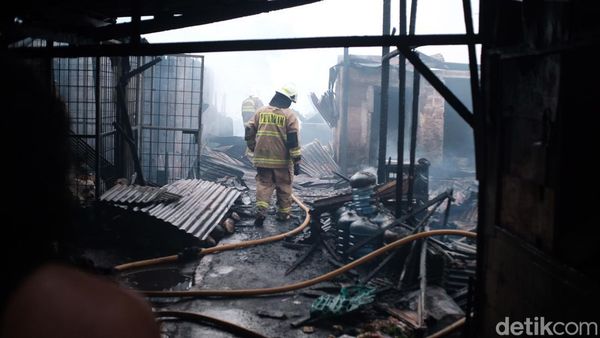 Terkini, Foto-foto Kebakaran di Pasar Ciputat