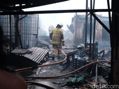 Terkini, Foto-foto Kebakaran di Pasar Ciputat