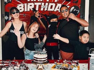 Ninja Pool Party! Gaya Keluarga Nia Ramadhani Rayakan Ultah Anak di Amerika