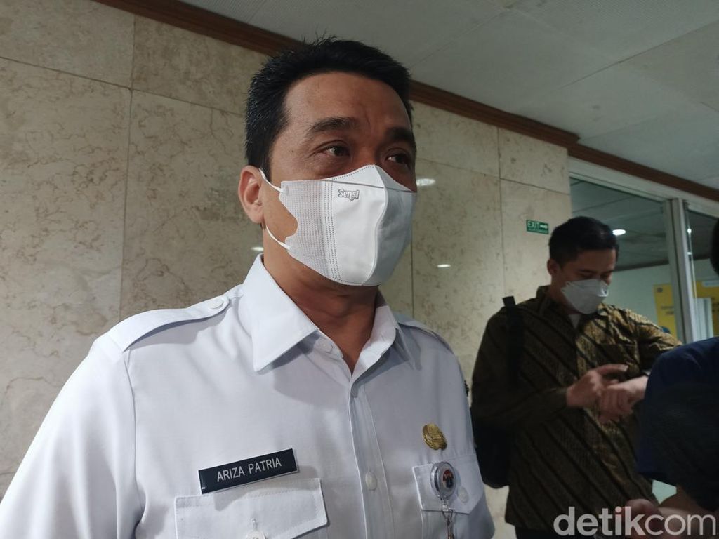 DKI Jakarta Ikuti Pusat soal Boleh Lepas Masker di Outdoor