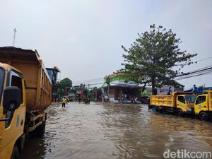 Wawalkot: Banjir di Tangerang Akibat 2 Tanggul Bocor Wawalkot: Banjir di Tangerang Akibat 2 Tanggul Bocor