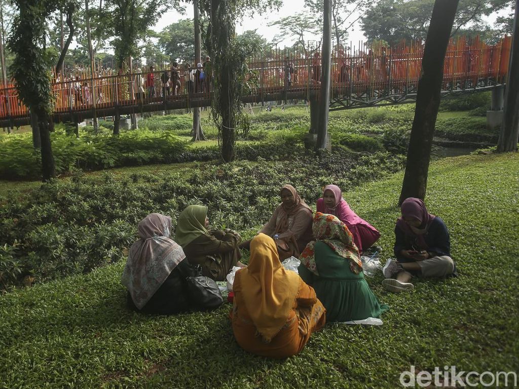 Yuk, Piknik di Taman Tebet Eco Park yang Asri Banget Yuk, Piknik di Taman Tebet Eco Park yang Asri Banget