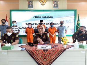 3 Jaksa Gadungan Penipu Rp 2,2 M Segera Disidang 3 Jaksa Gadungan Penipu Rp 2,2 M Segera Disidang