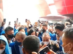 Beda! AHY yang Tunggu Gubsu Saat Hadiri Acara PD Sumut