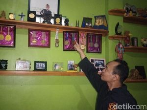 Bahagia Keluarga Usai Pesilat Majalengka Raih Emas di SEA Games Bahagia Keluarga Usai Pesilat Majalengka Raih Emas di SEA Games
