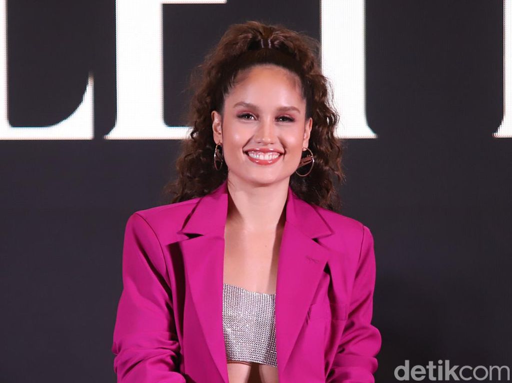 Terlalu Cinta Karier, Cinta Laura Belum Terpikir untuk Berkeluarga Terlalu Cinta Karier, Cinta Laura Belum Terpikir untuk Berkeluarga