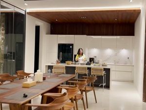 10 Potret Dapur Arief Muhammad dengan Pemandangan Kolam Renang