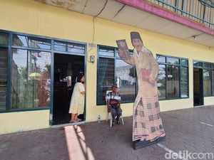 Omzet Depot Asmuni Naik Drastis saat Libur Lebaran, Setelah Itu Sepi Lagi Omzet Depot Asmuni Naik Drastis saat Libur Lebaran, Setelah Itu Sepi Lagi