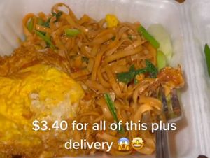 Bule Ini Senang Hanya Habiskan Rp 34 Ribu Beli Mie Goreng di Bali