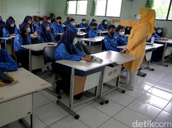 45 Contoh Majas Metafora Lengkap dengan Artinya