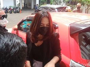 Iqlima Kim Bikin Laporan Pelecehan Hotman Paris atas Saran Razman Iqlima Kim Bikin Laporan Pelecehan Hotman Paris atas Saran Razman