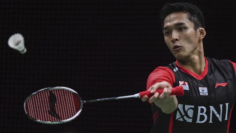 Jonathan Christie menentukan langkah Indonesia ke semifinal Thomas Cup 2022. Dia menang atas Li Shi Feng 21-13 dan 21-18.