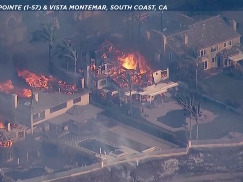 Puluhan Rumah Elit California Habis Dilahap Kebakaran Hutan