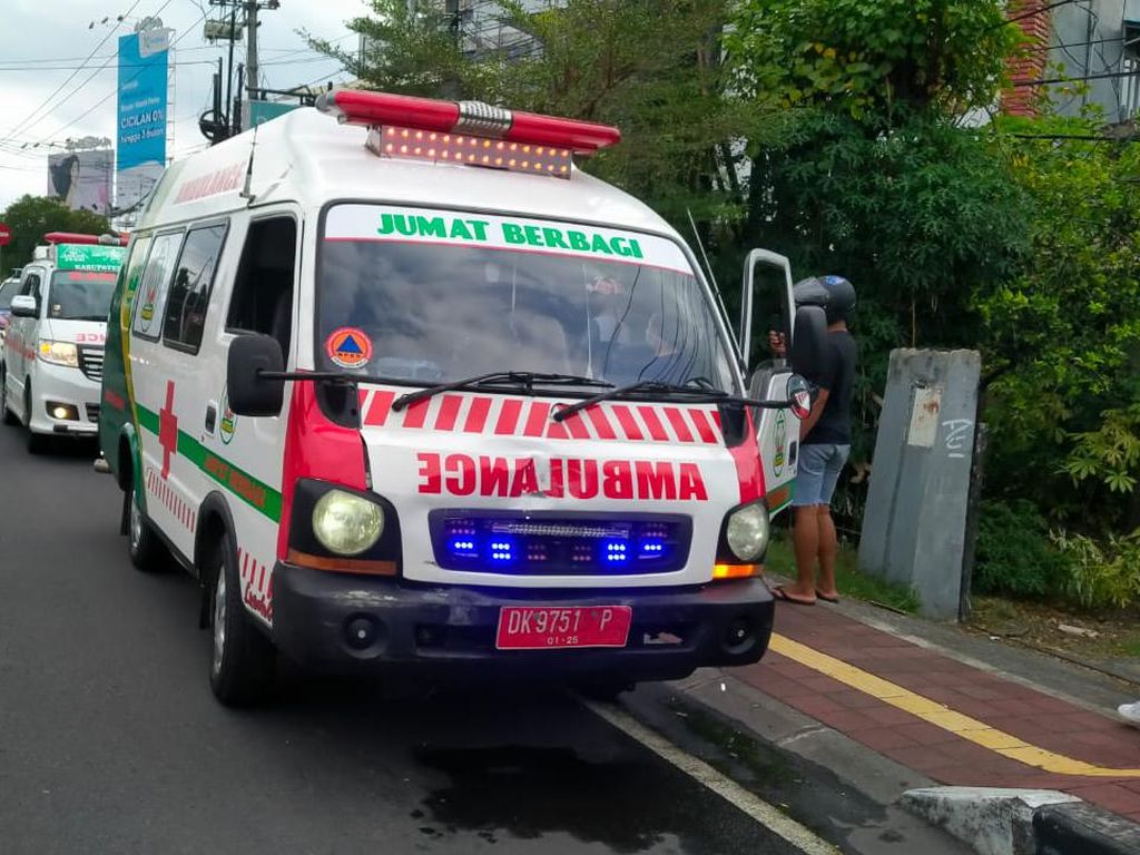 Sopir Ambulans Jenazah yang Tabrak Pemotor di Kuta Jadi Tersangka