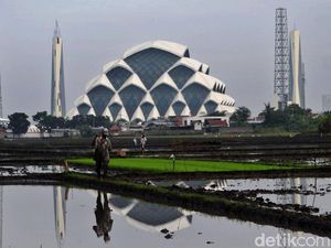 Keren! Masjid Apung Bandung Bakal Dilengkapi Museum-Tempat Menginap
