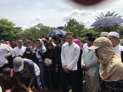 Tangis Pecah Kiki Farrel Azani Mama Dahlia