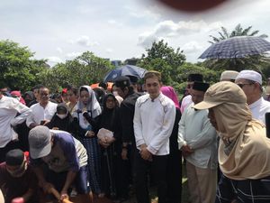 Tangis Pecah Kiki Farrel Azani Mama Dahlia Tangis Pecah Kiki Farrel Azani Mama Dahlia