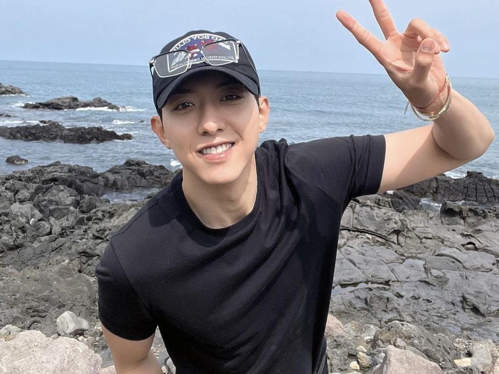 5 Fakta Lee Jung Shin CNBLUE, Bintang Drakor Shooting Stars Digosipkan Gay