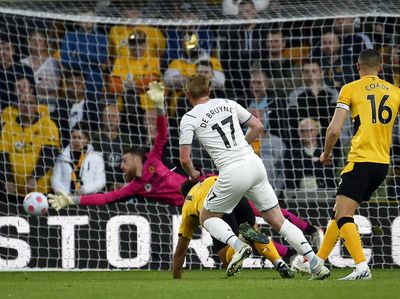 Man City Taklukkan Wolves, De Bruyne Cs Jauhi Liverpool