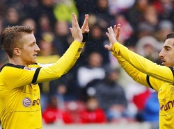 Tahun 2016, Marco Reus ditinggal Henrikh Mkhitaryan ke Manchester United (Foto: AP)