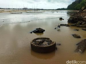 Duh! Pantai Sepanjang 17 Km di Pesisir Pandeglang Keruh Penuh Lumpur