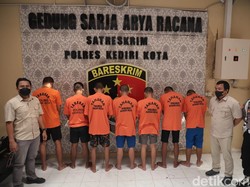 9 Remaja di Kediri Diamankan Gegara Hajar Warga yang Tegur Suara Bising Motor