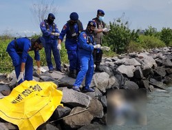 Polisi Temukan Bekas Luka di Perut Mayat Perempuan Mengapung di Teluk Lamong