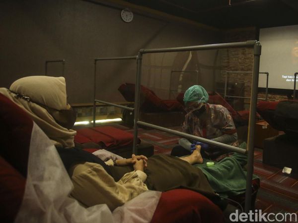 Pijat Sambil Nonton Bioskop Bisa Kok, Ini Buktinya