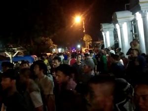 Buntut Kasus Polisi Gadungan, Satu Keluarga di Mojokerto Diusir dari Desa Buntut Kasus Polisi Gadungan, Satu Keluarga di Mojokerto Diusir dari Desa