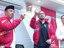 PSI Aksi Galang Koin Gorden Rumah Dinas DPR untuk Kesetjenan