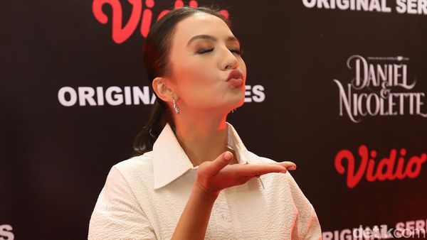 Comeback! Duck Face Raline Shah yang Bikin Kangen