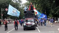 Usung 6 Tuntutan, Buruh Geruduk Gedung Sate