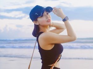 Wika Salim Mikir Jadi Artis Gampang Dapat Duit, Nyaris Dijual Mantan Manajer Wika Salim Mikir Jadi Artis Gampang Dapat Duit, Nyaris Dijual Mantan Manajer