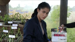 8 Foto Cantiknya Aghniny Haque, Eks Atlet Pemeran Ayu KKN Desa Penari