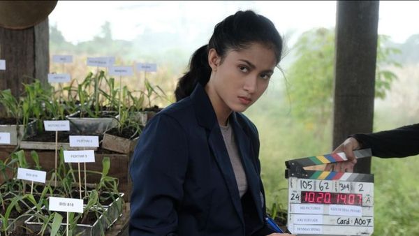 8 Foto Cantiknya Aghniny Haque, Eks Atlet Pemeran Ayu KKN Desa Penari