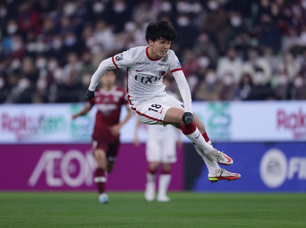 Ayase Ueda, Jebolan Pakansari Harapan Kashima Antlers di Liga Jepang