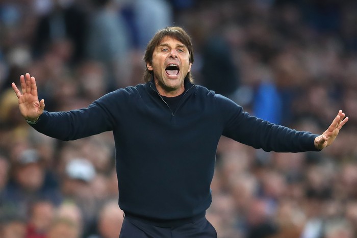 LONDON, ENGLAND - MAY 12:   Tottenham Hotspur Manager / Head Coach Antonio Conte reacts during the Premier League match between Tottenham Hotspur and Arsenal at Tottenham Hotspur Stadium on May 12, 2022 in London, United Kingdom. (Photo by Chris Brunskill/Fantasista/Getty Images)