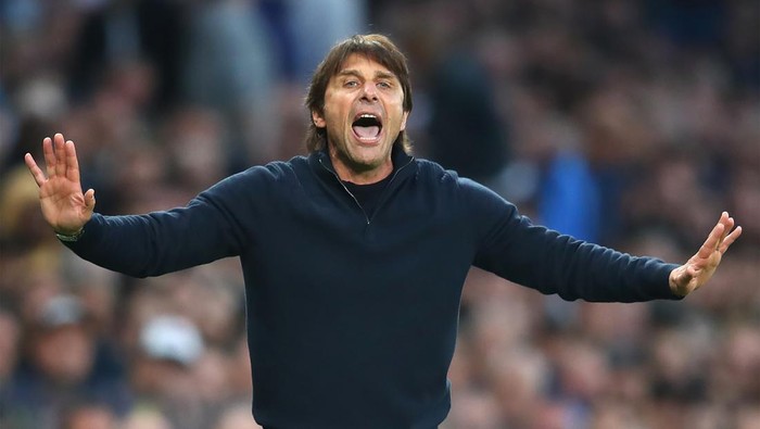 LONDON, ENGLAND - MAY 12:   Tottenham Hotspur Manager / Head Coach Antonio Conte reacts during the Premier League match between Tottenham Hotspur and Arsenal at Tottenham Hotspur Stadium on May 12, 2022 in London, United Kingdom. (Photo by Chris Brunskill/Fantasista/Getty Images)