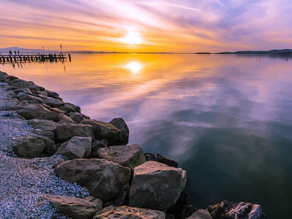 Potret Danau Trasimeno Italia dengan Hidangan Khas yang Unik Potret Danau Trasimeno Italia dengan Hidangan Khas yang Unik