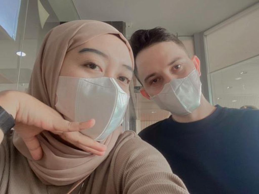 Cerita Wanita Jambi yang Viral karena Kisah Cinta LDR dengan Bule Brazil Cerita Wanita Jambi yang Viral karena Kisah Cinta LDR dengan Bule Brazil