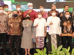 Langgar Aturan, Koster Tegur Manajer Hotel Tak Berbusana Adat Bali