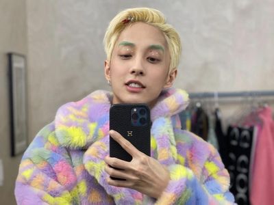 Cerita 8 Artis Korea yang Jadi Korban Bully, Holland karena Ngaku Gay