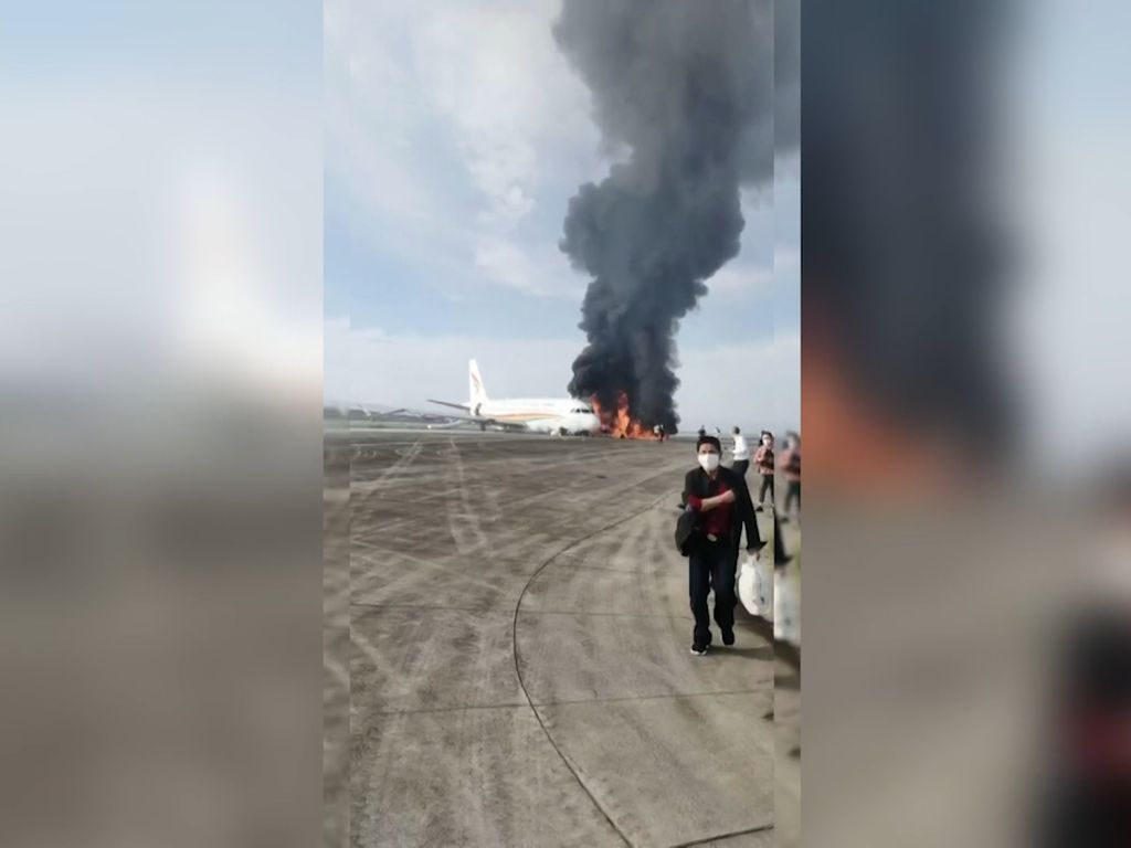 Detik-detik Kecelakaan Tibet Airlines di China, Pesawat Terbakar Hebat Detik-detik Kecelakaan Tibet Airlines di China, Pesawat Terbakar Hebat