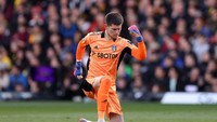 Illan Meslier, kiper berusia 22 tahun asal Prancis ini sebenarnya tampil cukup baik. Meslier masuk dalam jajaran kiper dengan saves terbanyak musim ini (Getty Images)
